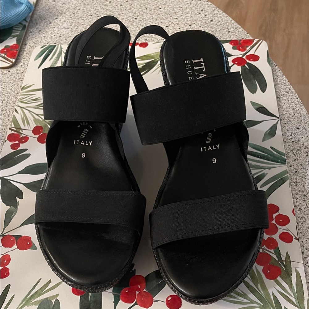 Italian Shoemakers Women's Black Sandals